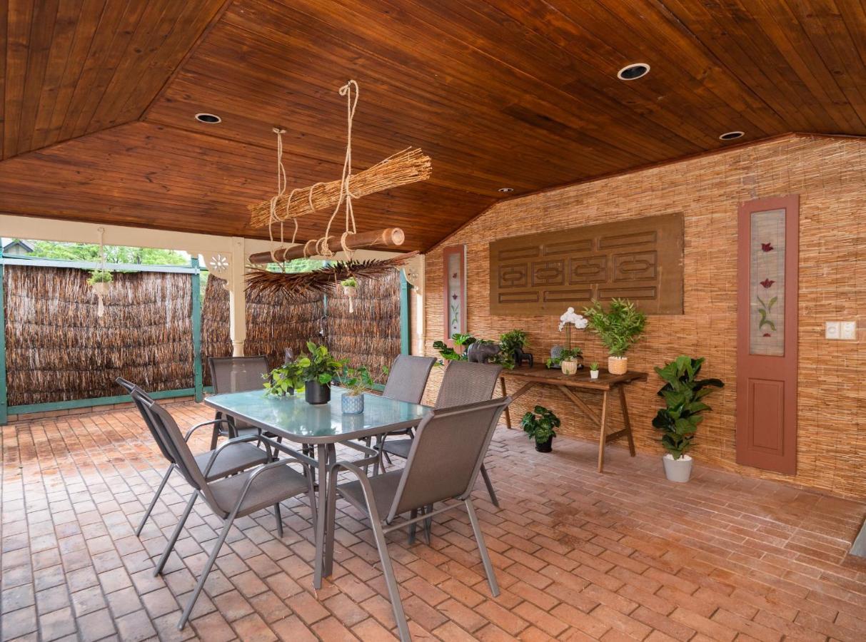 Quiet Private Studio In Strathfield With Kitchenette And Private Bathroom 3Min To Station Sleeps 6 Сідней Екстер'єр фото